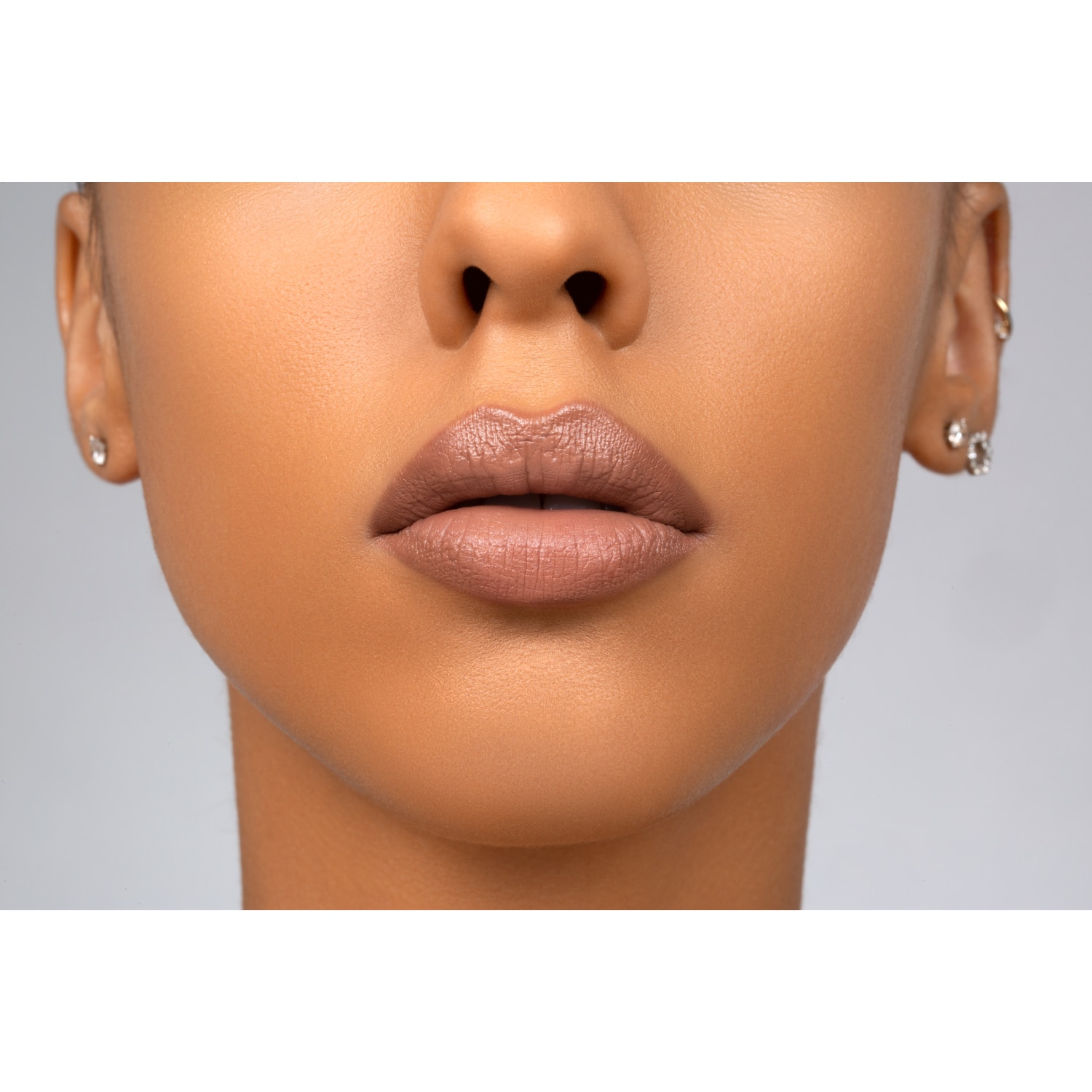 I NEED A NUDE LIP CRAYON (LÁPIZ MATE PARA LABIOS)